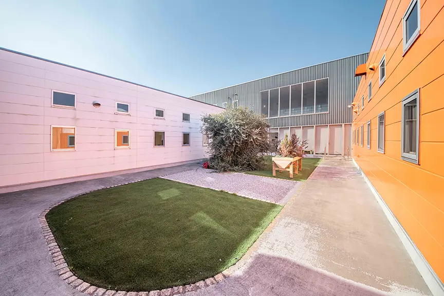 中庭（歩行訓練用）